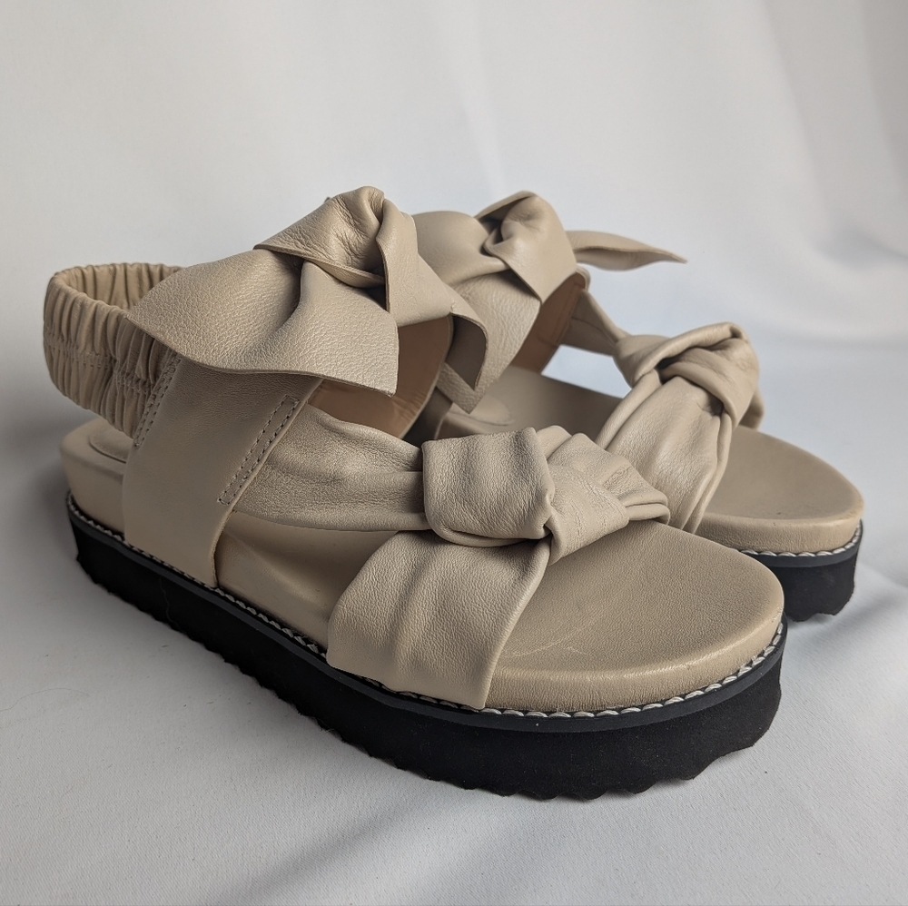 L'INTERVALLE Women Sandals Beige Color Leather Size 36 = 5.5,6 US Small Platform